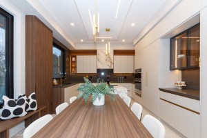 051-1526 Garnet Avenue_2-IMG_5601